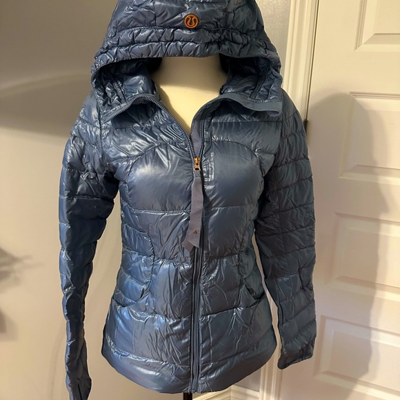 Lululemon light puffer - Picture 1 of 3